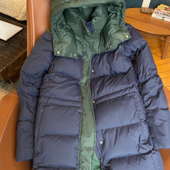 Lacoste puffer jacket - Picture 8 of 10